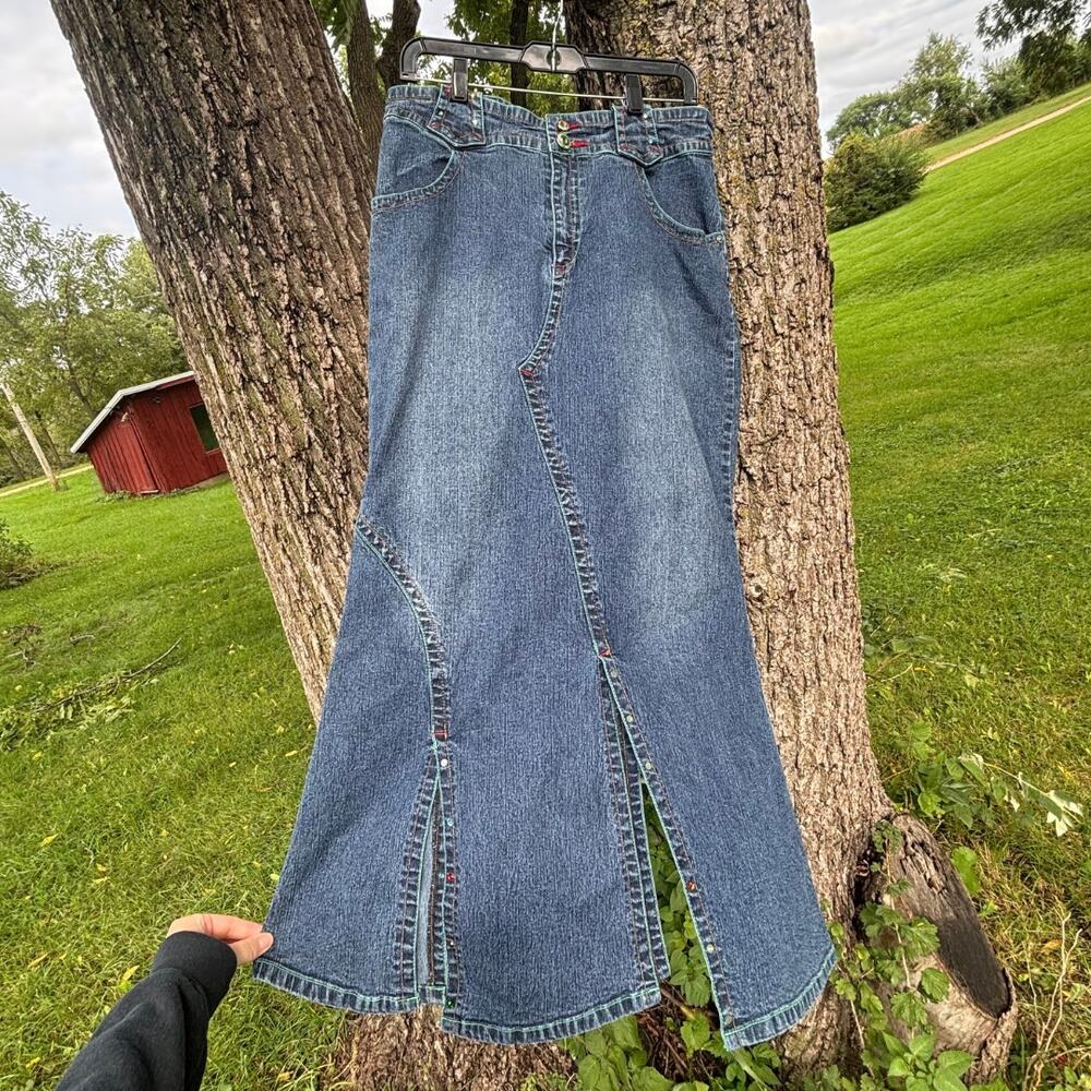 Vintage Y2K Vezucci Denim Maxi Skirt Size 10 Stretch Rhinestone Flared Paneled
